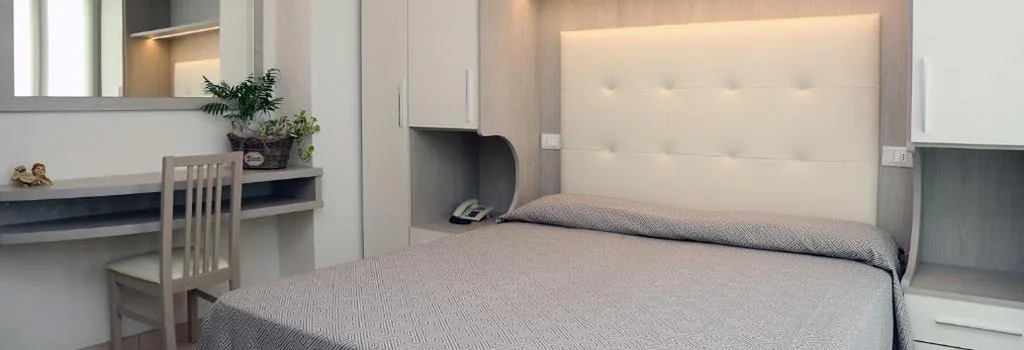 Double or Twin Room — Hotel Ambra