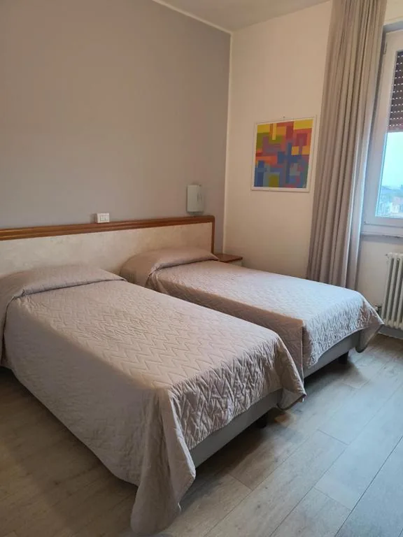 Camera Matrimoniale/Doppia con Letti Singoli — Hotel Marta