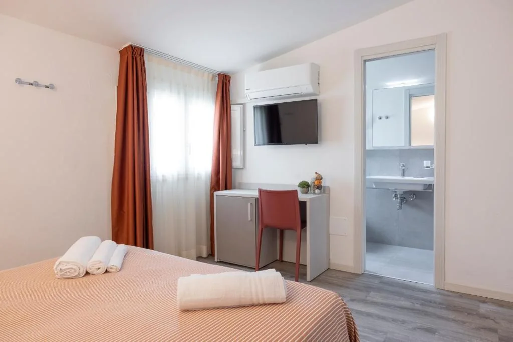 Economy Double Room — Hotel San Francisco
