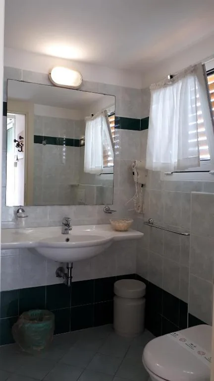 Small Double Room — Hotel Ambra