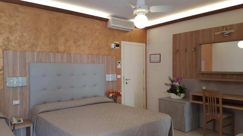 Comfort Quadruple Room — Hotel Ambra