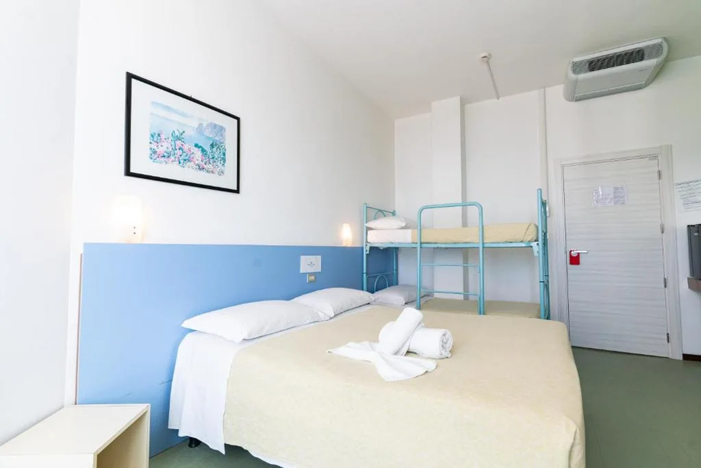 Quadruple Room with Sea View — Hotel Concord