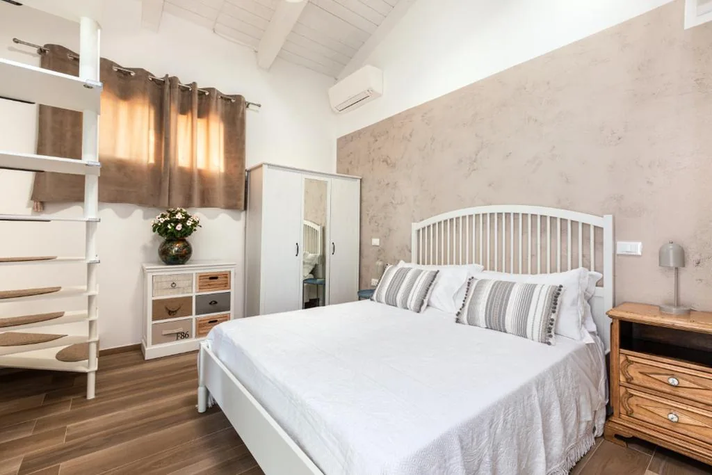 Deluxe Quadruple Room — Ca’ Mira – Room&Breakfast