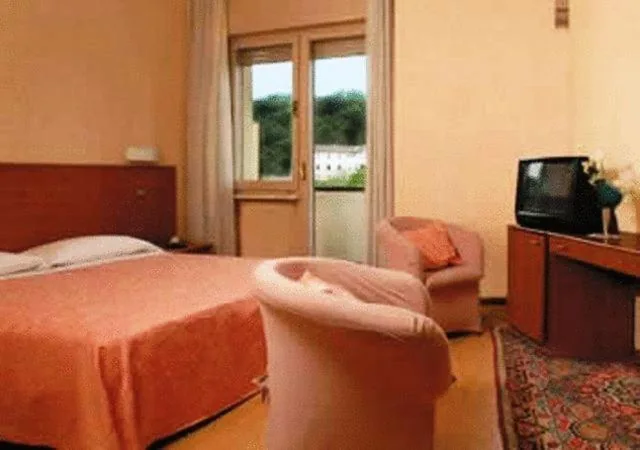 Camera Quadrupla Standard — Hotel Ducale