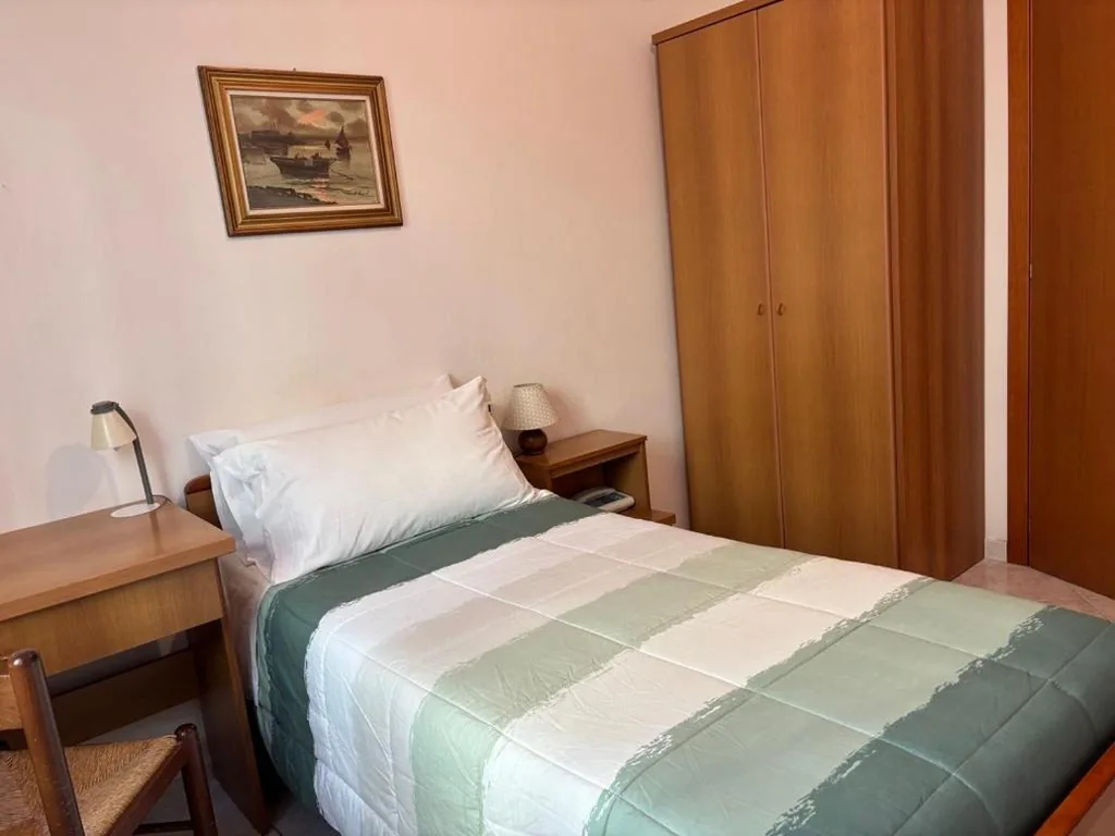 Single Room — Albergo Edera