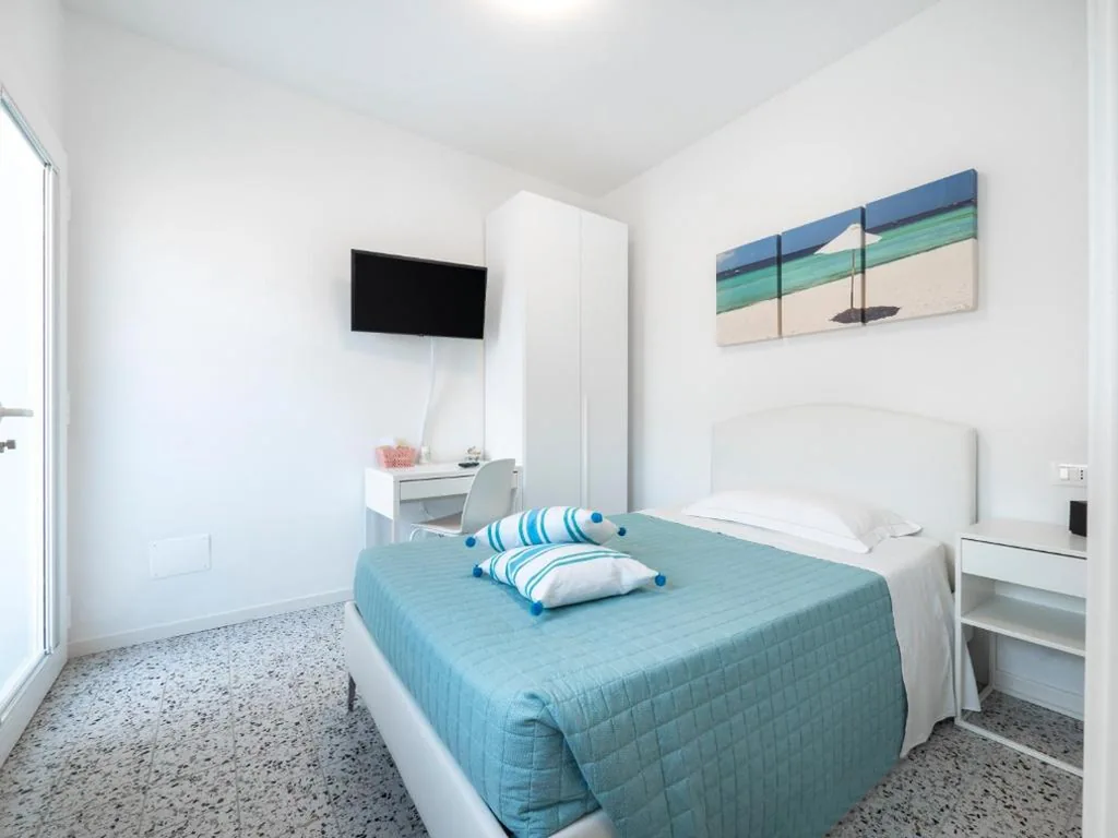 Camera Singola con Bagno Privato — Zuara9Room Rimini