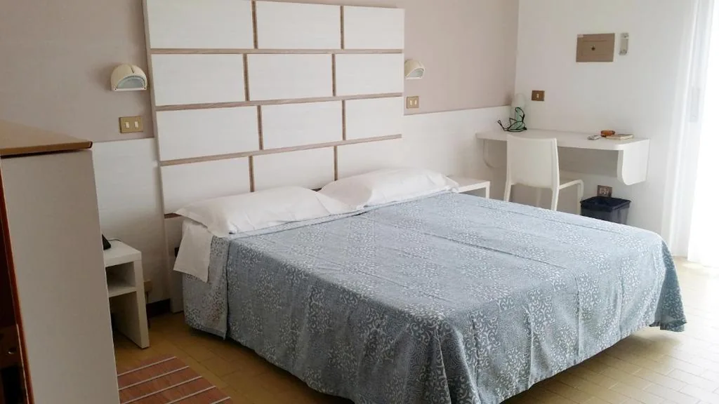 Camera Standard Matrimoniale/Doppia con Letti Singoli con Balcone — Hotel La Falena