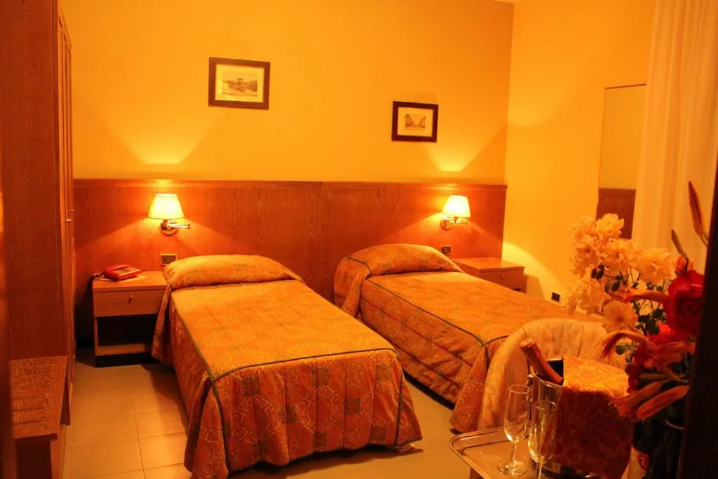 Camera Superior Matrimoniale/Doppia con Letti Singoli — Hotel Sporting