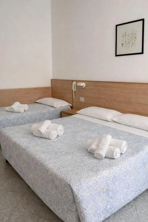 Camera Tripla Comfort — Hotel Brezza Nuova Gestione