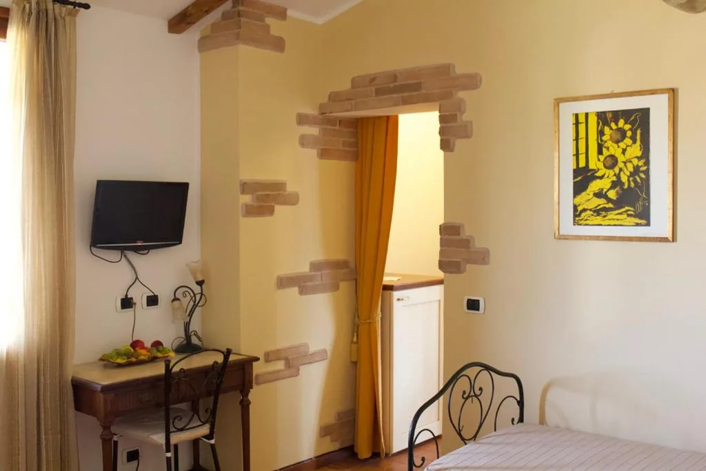 Camera Tripla con Balcone — Casale del fattore