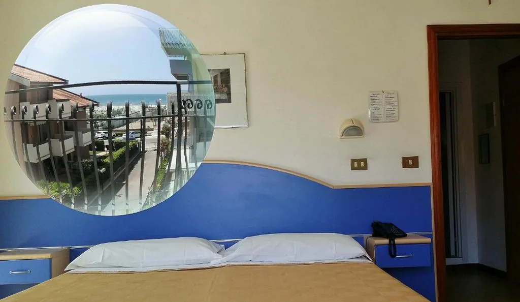 Camera Tripla con Balcone — Hotel La Falena
