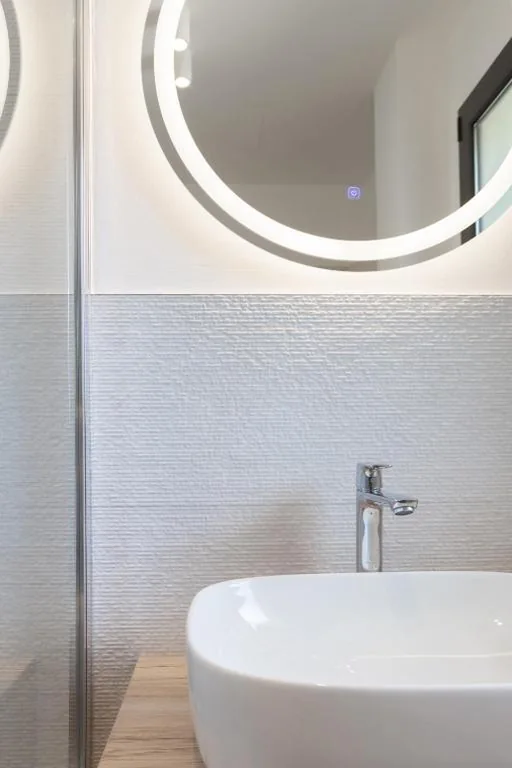 Deluxe Triple Room — Renzo Hotel