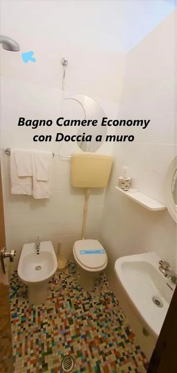Camera Tripla Economy — Hotel Alessi** Rimini