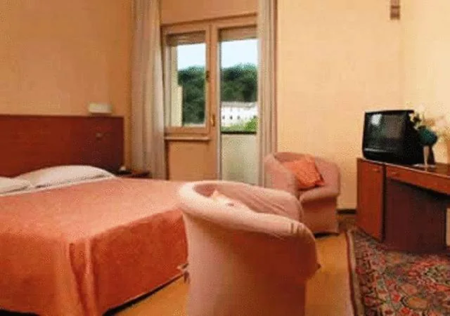Camera Tripla Standard — Hotel Ducale