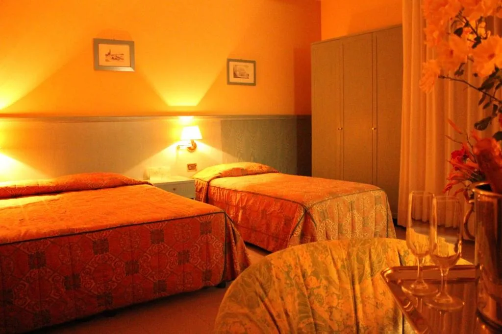 Camera Tripla Standard — Hotel Sporting