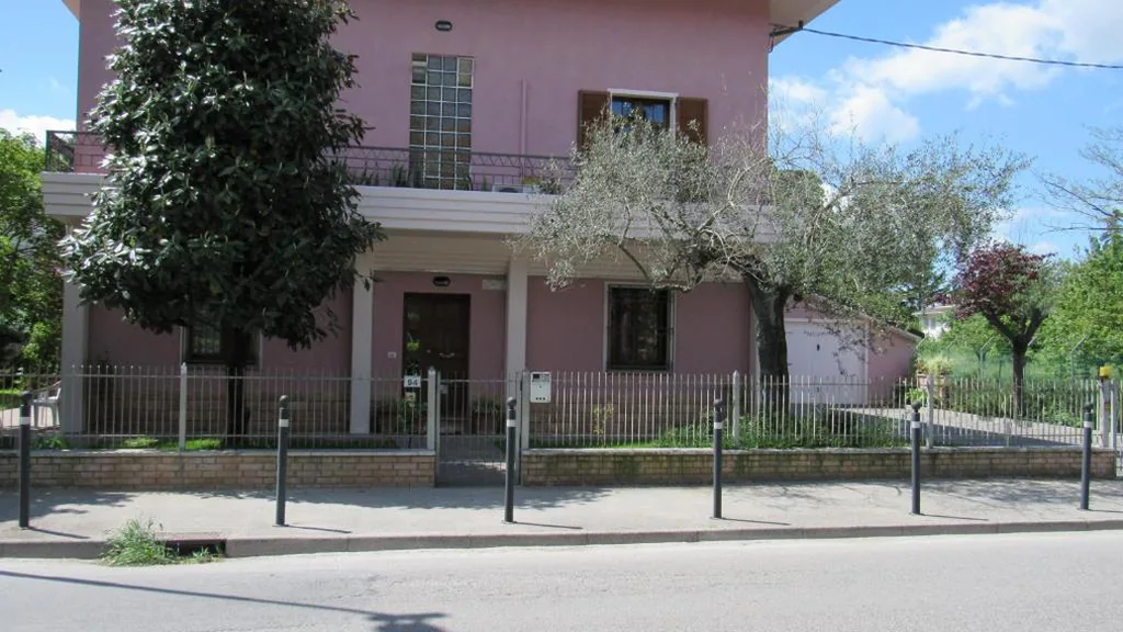 Holiday Home — casa vacanze sweet home