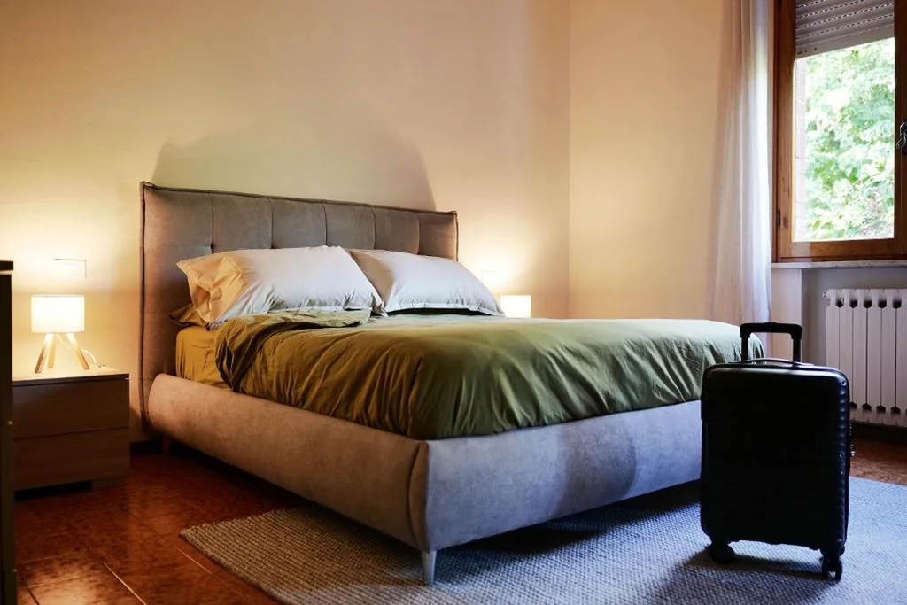 Double Bedroom with Private External Bathroom — B&B Villa Sassuolo