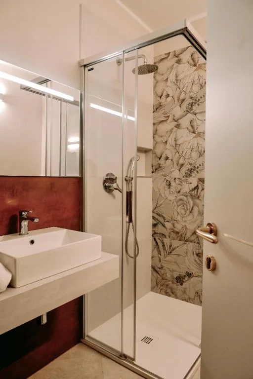 Emilia381 Suite