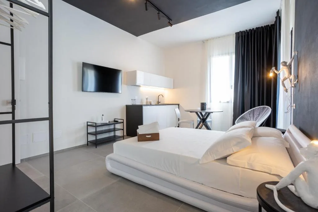 Junior Suite Deluxe — labotanica_casalounge