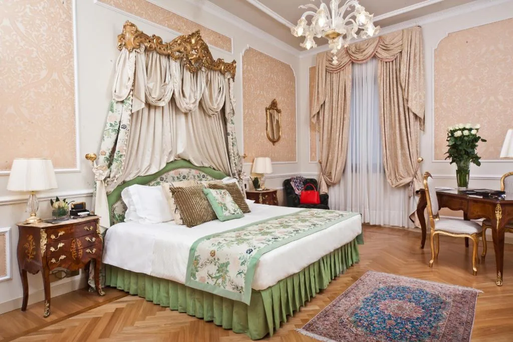 Junior Suite — Grand Hotel Majestic gia’ Baglioni