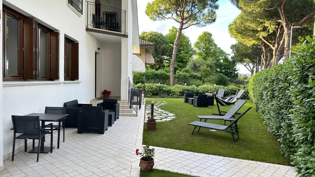 La Casa Bianca Rooms&Lounge