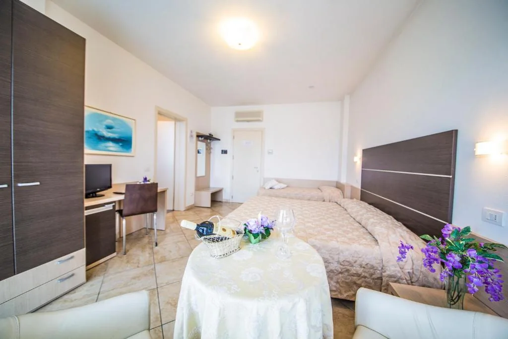 Renzo Hotel — foto 6