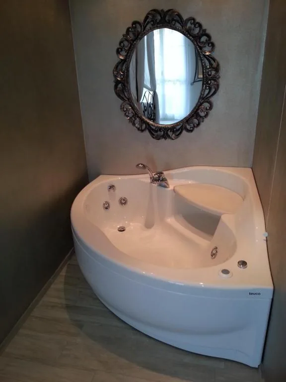 Suite con Vasca Idromassaggio — B&B Rabbit