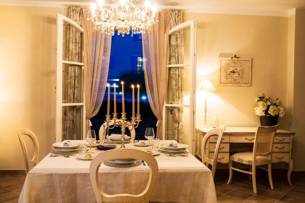 Suite con Vista Piscina — Borgo Conde Wine Resort