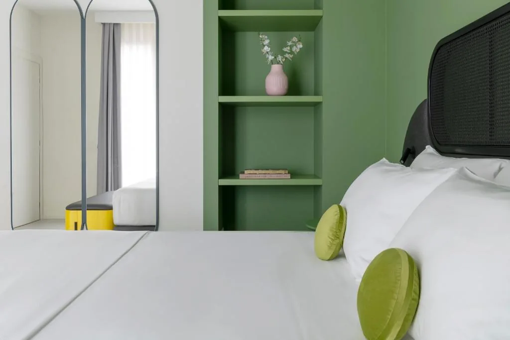 Deluxe Queen Suite — Demo Hotel Design Emotion