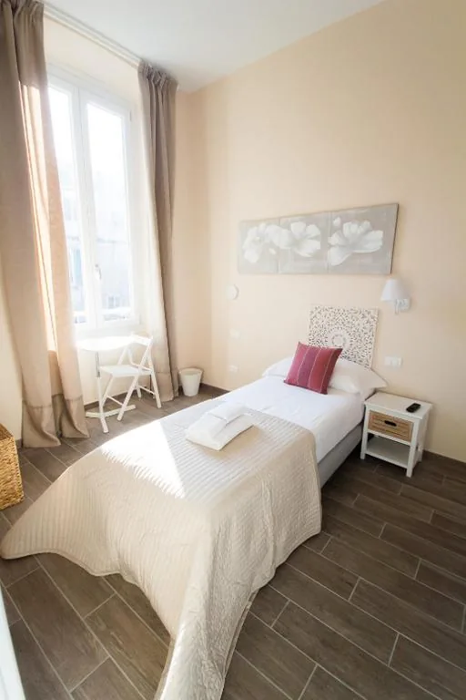 Emily Rooms — foto 7