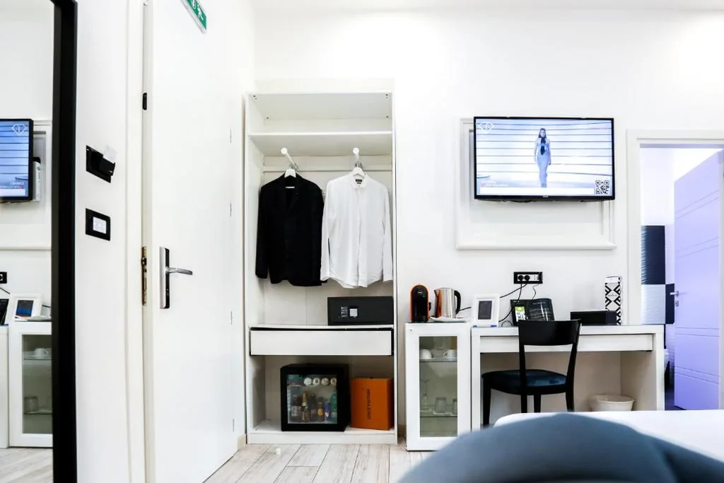 Escape Luxury Suite – CA Domus Collection