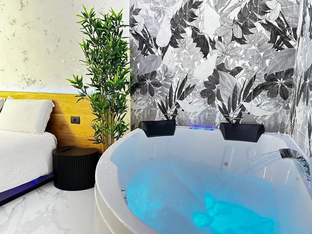 ESE luxury spa suites – Private Jacuzzi Rooms Near Termini, Perfect for Relaxing — foto 3