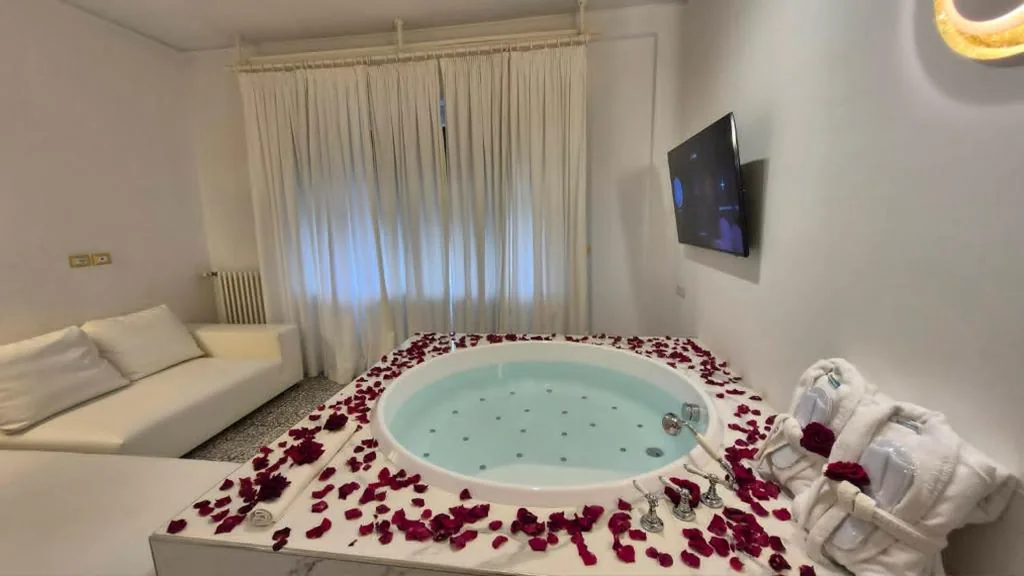 Eveline 2 – Piscina Privata o Jacuzzi — foto 6