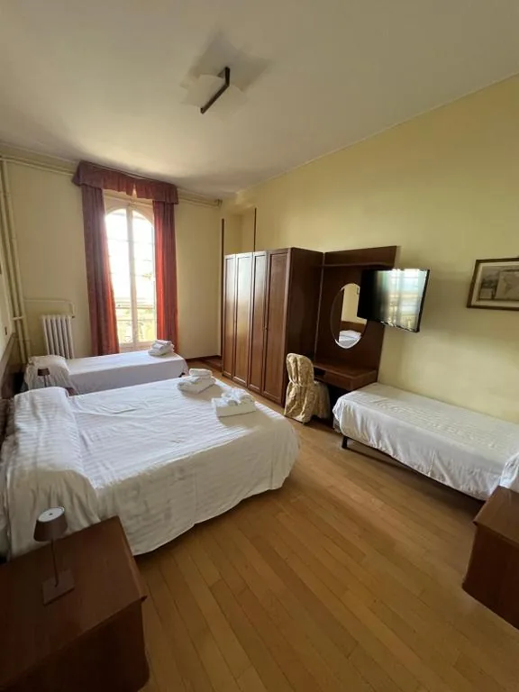Family room with sea view — Hotel Petit Royal