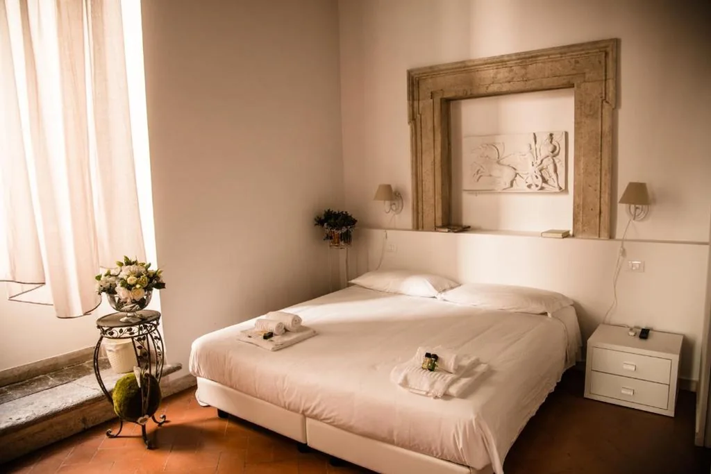 Flowers Apartments Rome City Center