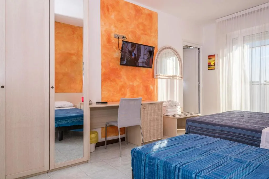2 Interconnecting Rooms with Terrace — Hotel Nuova Graziosa