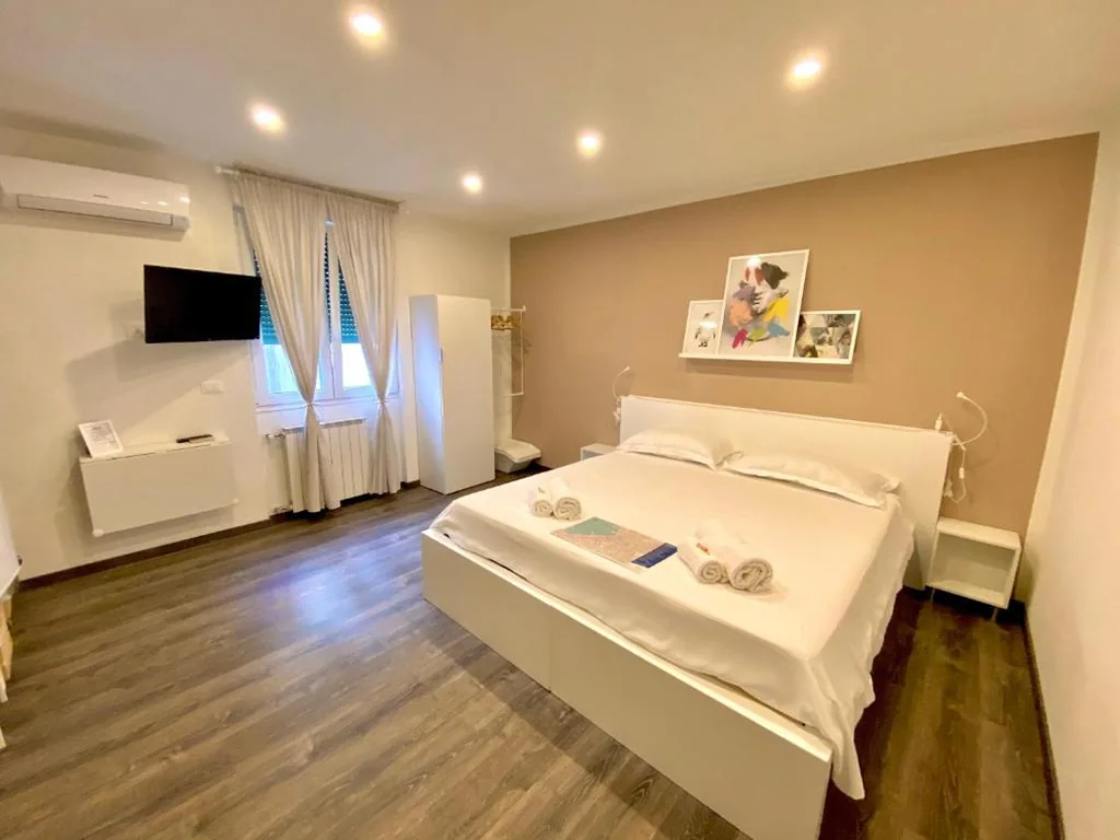 Large Double/Twin Room — Mimì Rooms&Studios