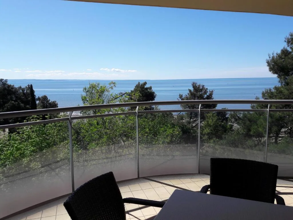 One-Bedroom Apartment with Balcony and Sea View — Residence al Bosco