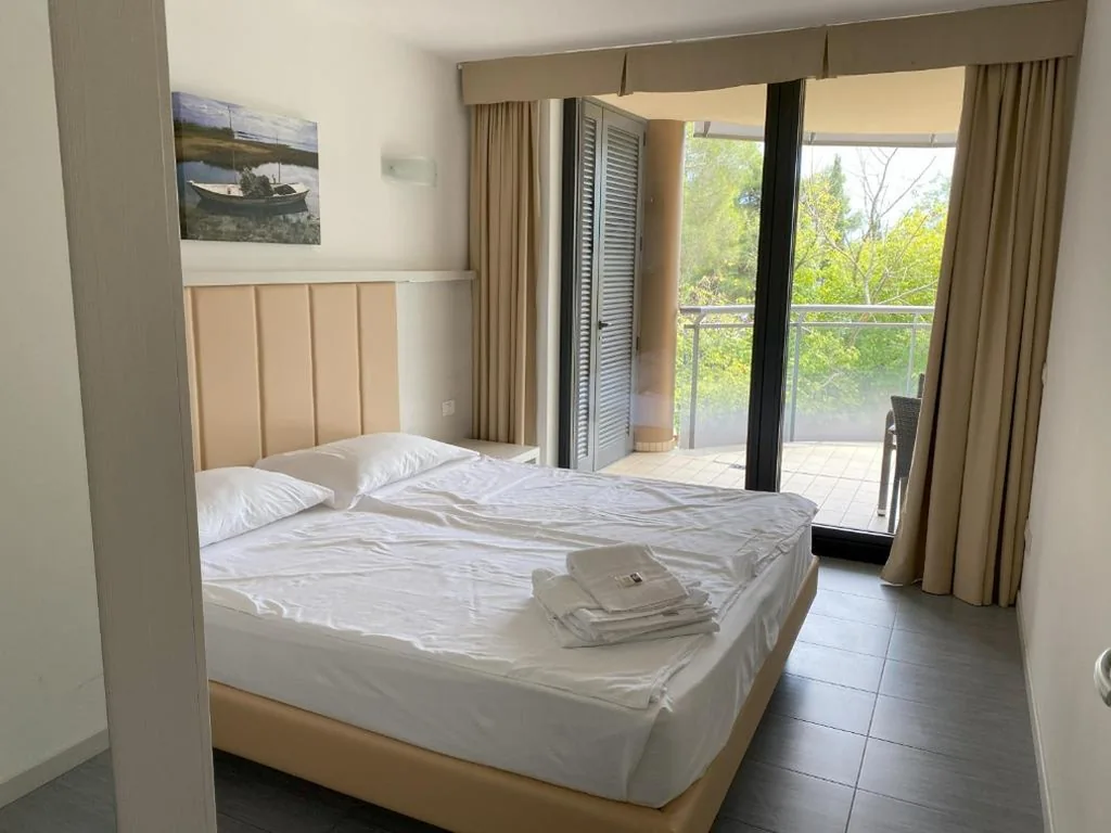 One-Bedroom Apartment with Balcony — Residence al Bosco