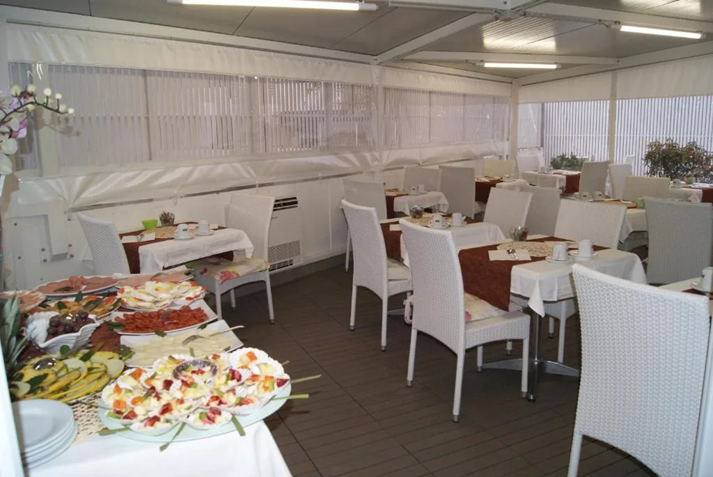 Appartamento con 2 Camere da Letto (6 Adulti) — Residence Aprilia