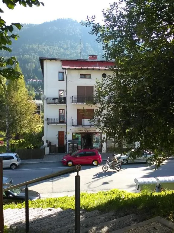 Deluxe Apartment — Central Greenlife