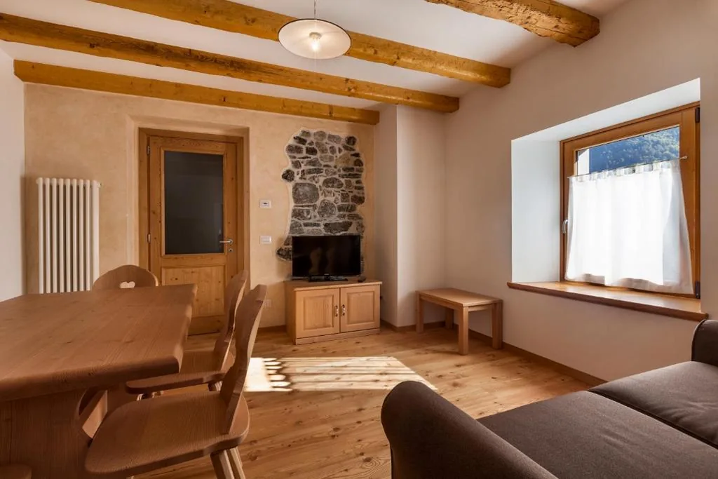Deluxe Apartment with 2 Bedrooms and Balcony — Dafne Apartments