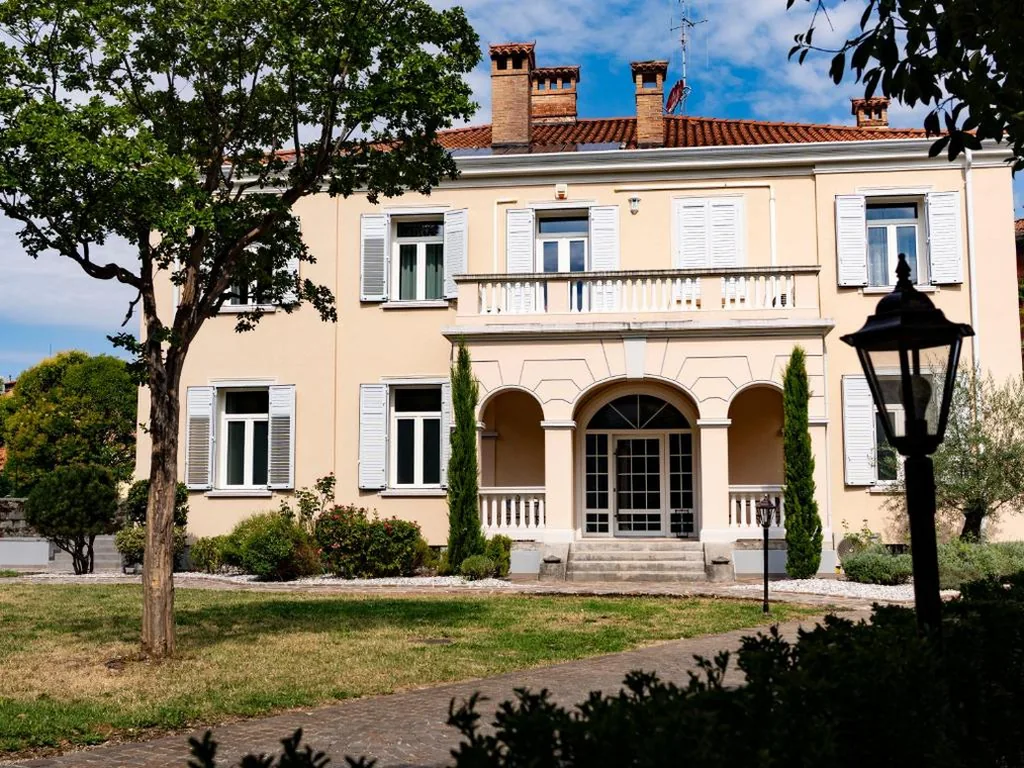Appartamento Superior con 2 Camere da Letto — La Finestra sul Corso, Gorizia