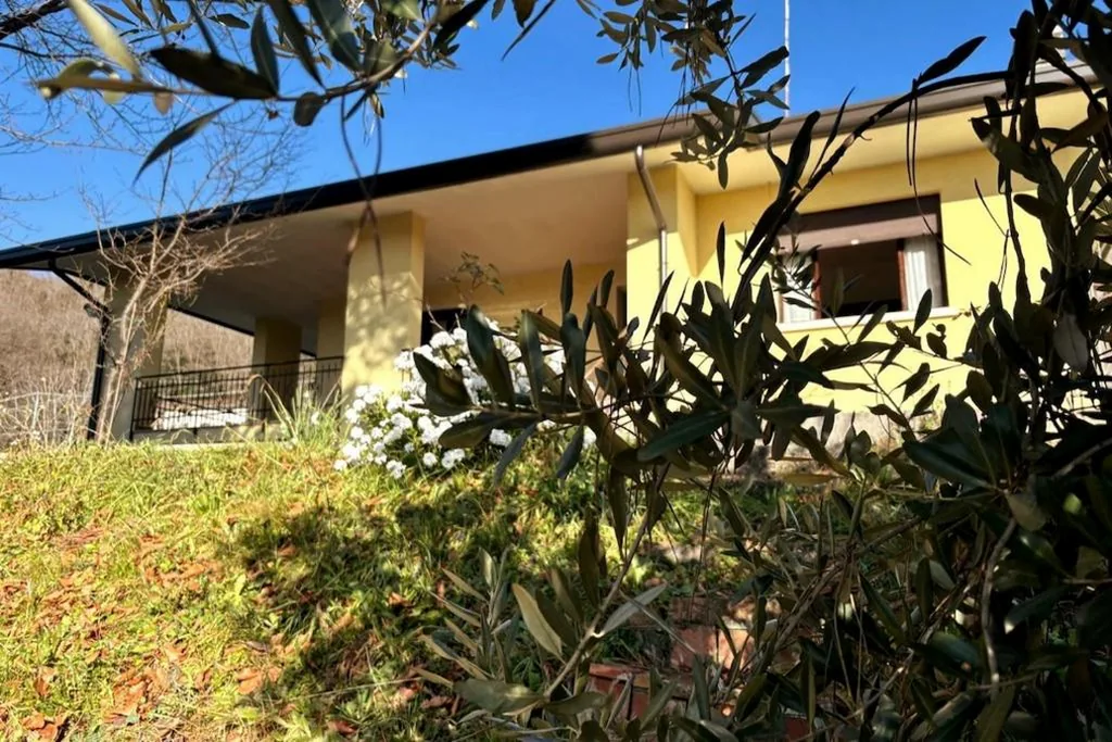 CÀ DEGLI OLIVI – Villino tra gli Olivi nel Borgo