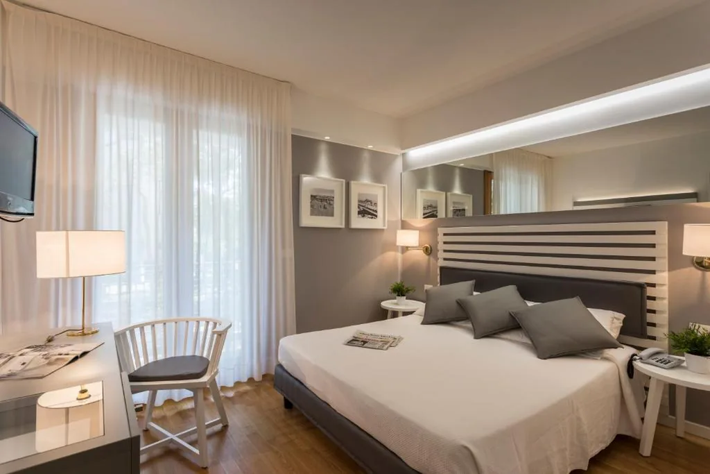 Camera Classic Matrimoniale/Doppia con Letti Singoli — Suite Erica Lignano Hotel