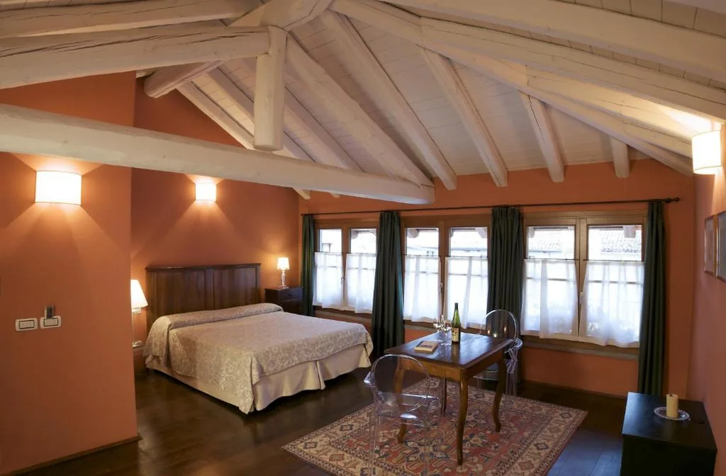 Deluxe Room (2 Adults + 1 Child) — Locanda Orologio