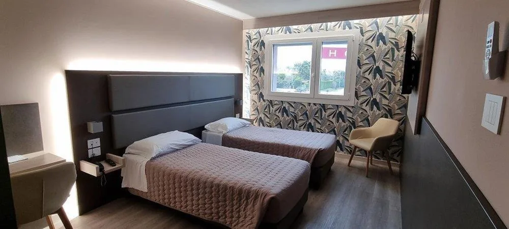 Deluxe Double Room with Single Beds — Art Hotel Udine