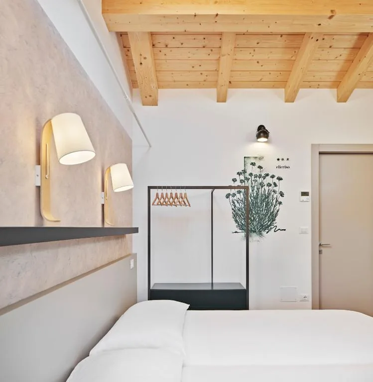 Camera Deluxe Matrimoniale/Doppia con Letti Singoli — Crocevia – Locanda carsica contemporanea