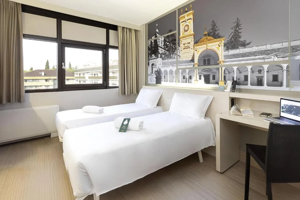 Double Room with Single Beds — B&B Hotel Udine