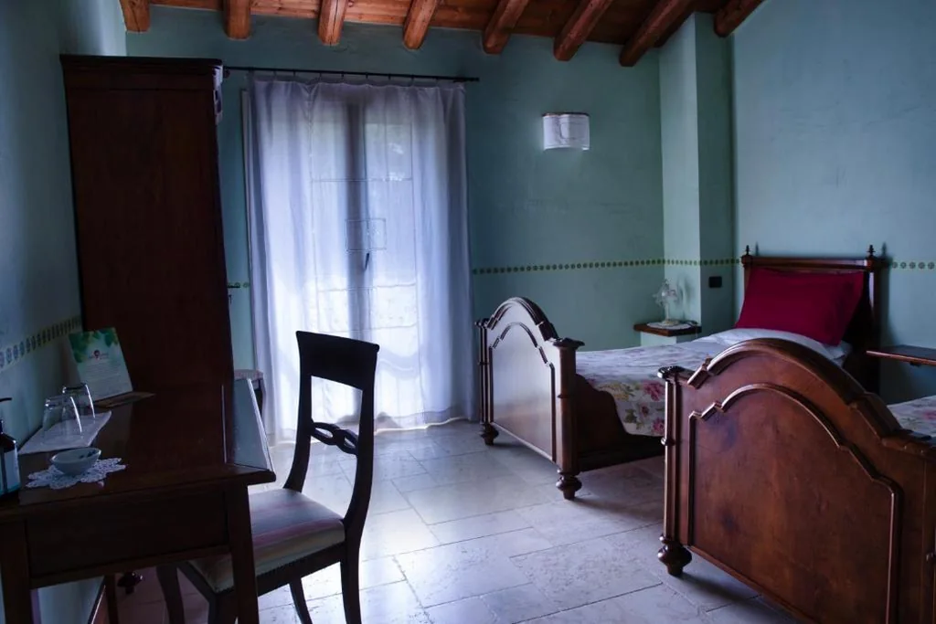 Camera Doppia con Letti Singoli — Casa Carrer B&B